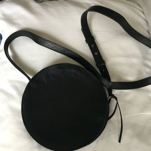 Madewell simple circle leather crossbody